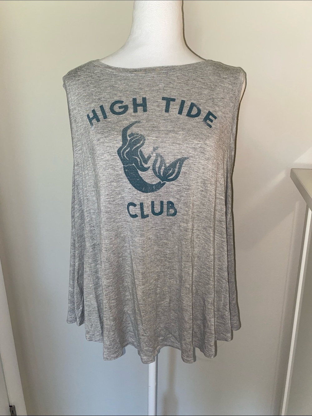 aerie Gray Tank Top with Teal 'High Tide Club' Graphic